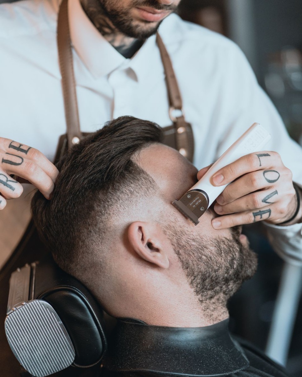 Zuka Classic Salon Cape Seal